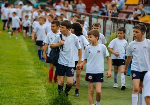Polaznici škole fudbala FK IMT na zajedničkoj slici
