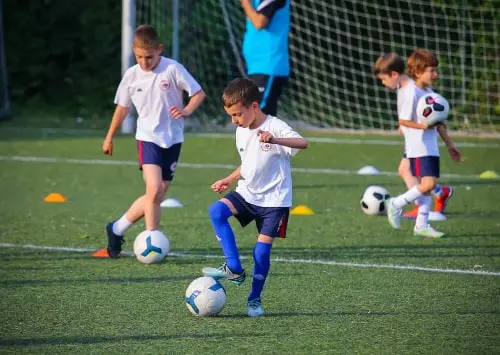 Deca iz škole fudbala FK IMT učestvuju na turniru